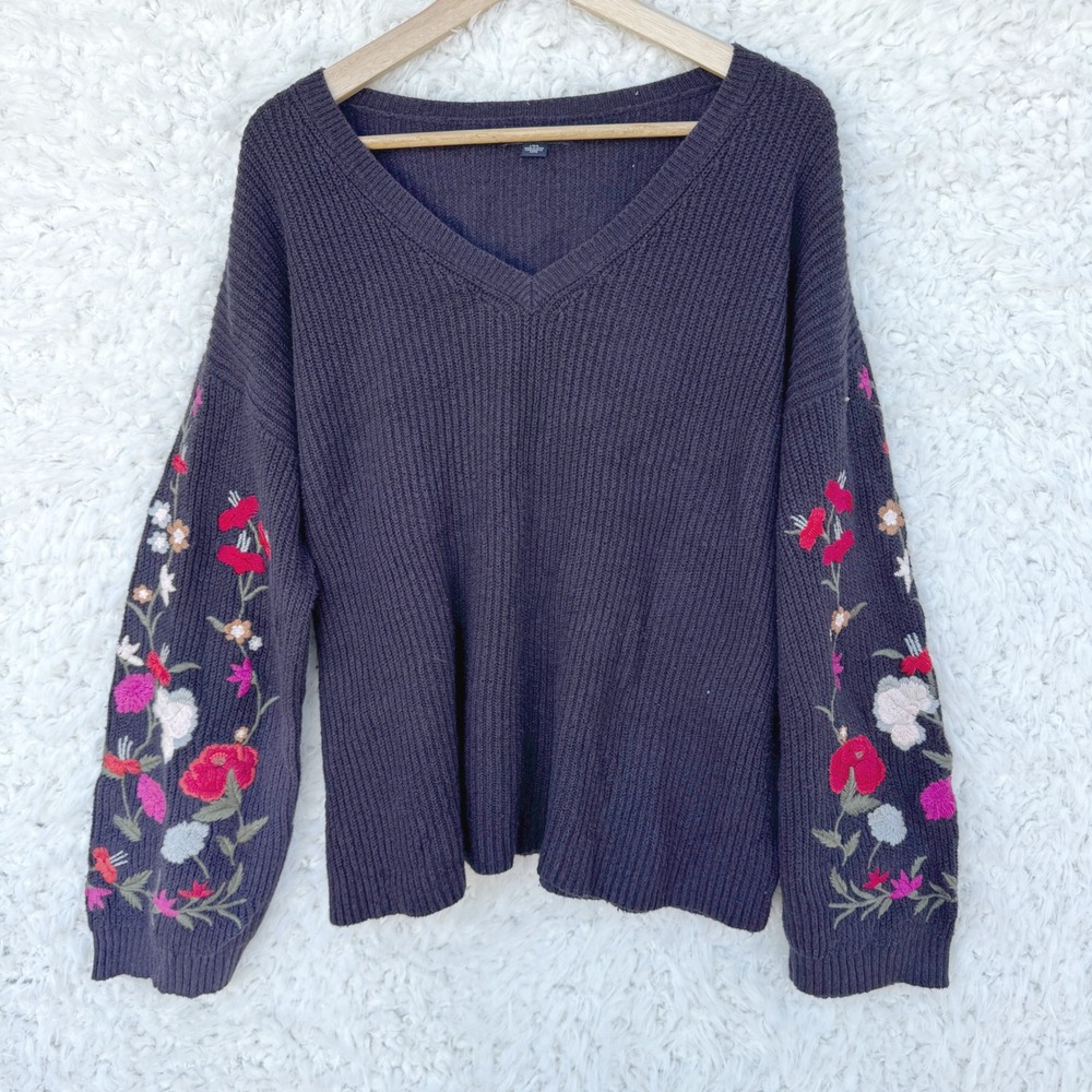 American Eagle Outfitters Dark Gray V-Neck Sweater with Floral Embroidery